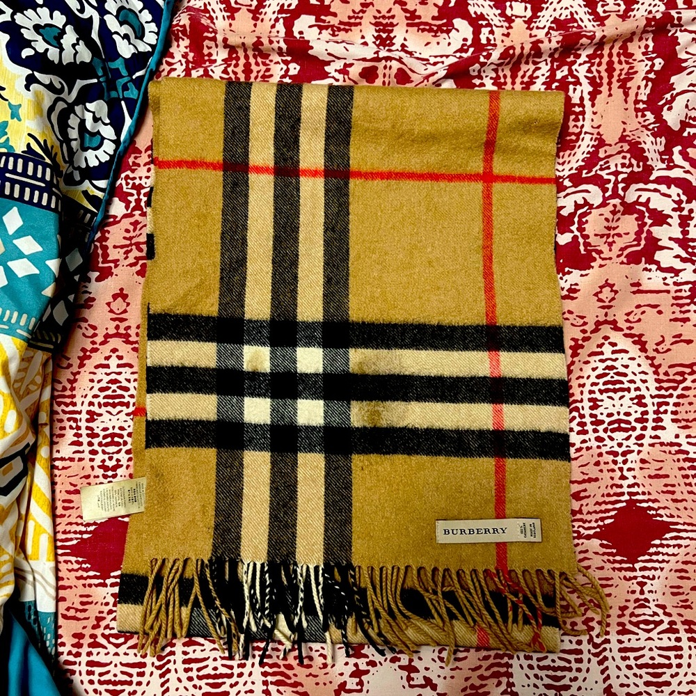 BURBERRY used scarfs
